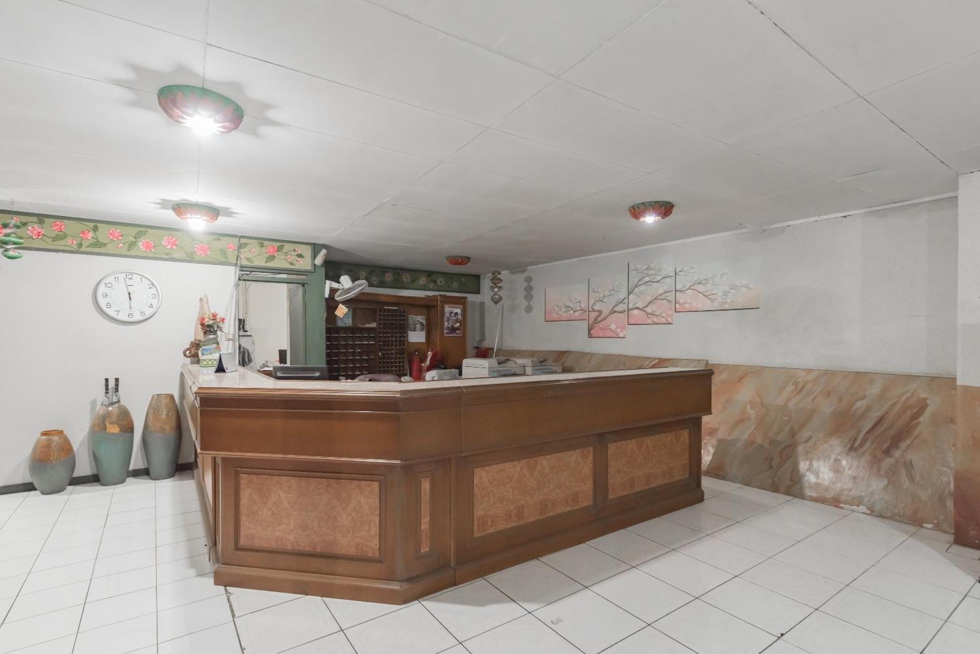 Reddoorz Plus At Hotel Griya Astoeti Богор Екстериор снимка